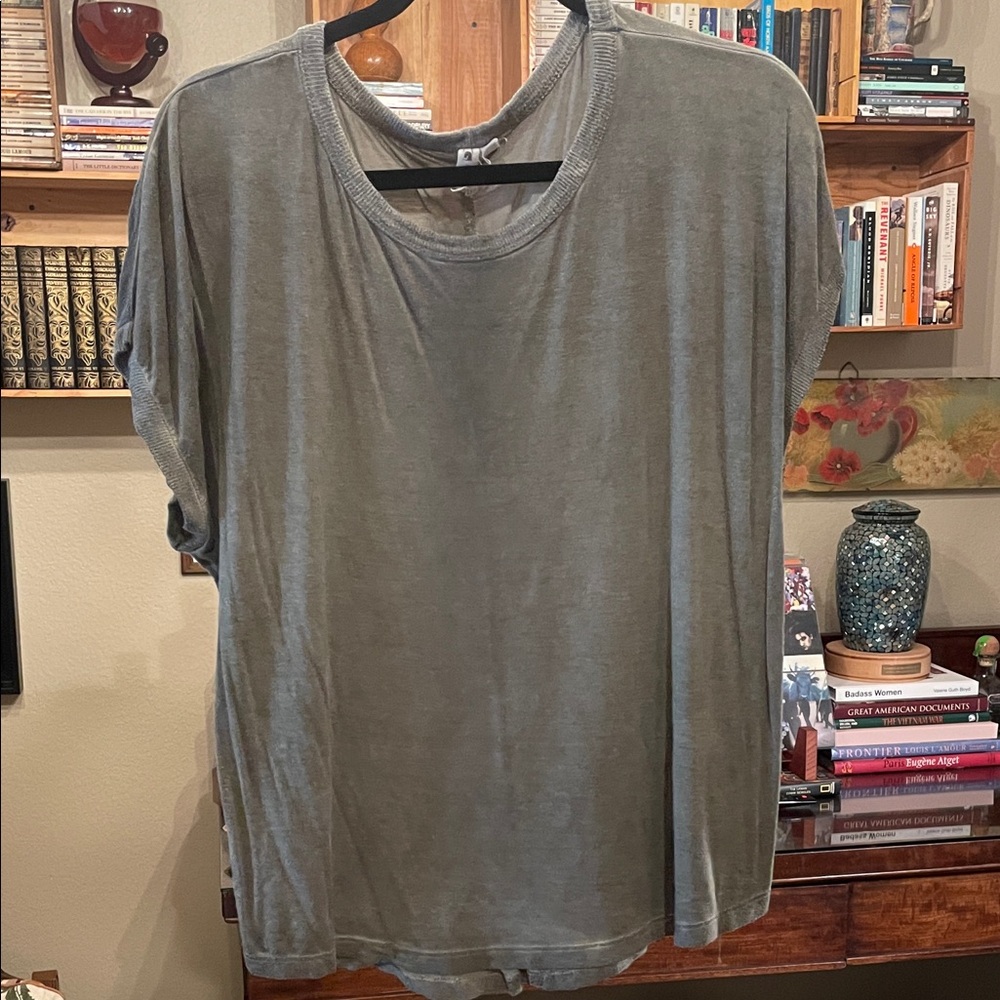 Cable & Gauge Olive Short Sleeve Top